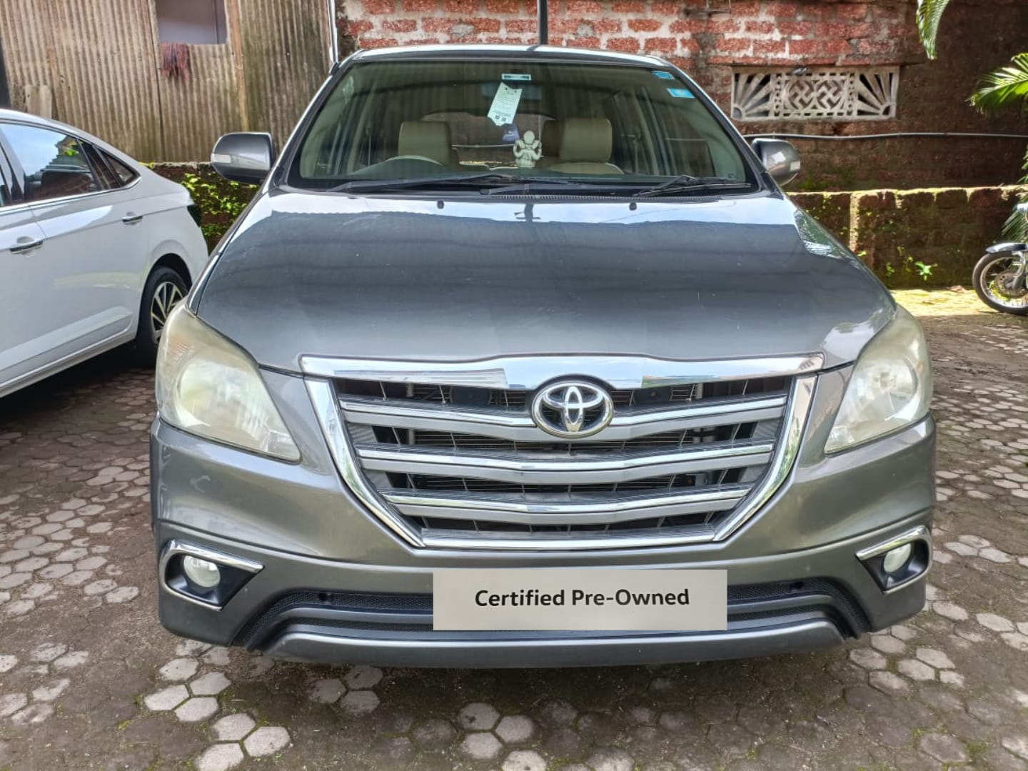 Toyota Innova(2013-2014) 2.5 V 7 Str
